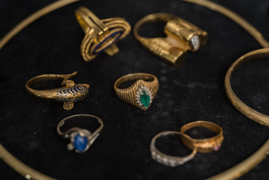 Antique gold jewelry displayed for appraisal and gold pricing estimation