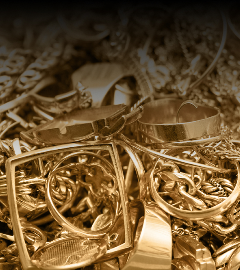 Scrap gold pieces image